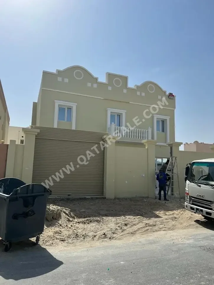 Family Residential  Not Furnished  Al Khor  Al Khor  6 Bedrooms