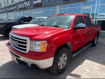 GMC  Sierra  1500  2013  Automatic  228,000 Km  8 Cylinder  Four Wheel Drive (4WD)  Pick Up  Red