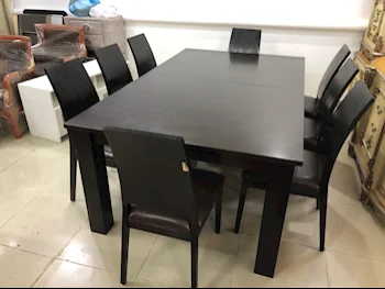 طاولة طعام مع كراسي  أسود