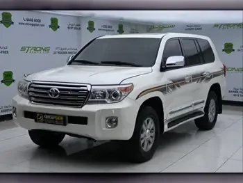  Toyota  Land Cruiser  GXR  2013  Automatic  290,000 Km  8 Cylinder  Four Wheel Drive (4WD)  SUV  Pearl  With Warranty