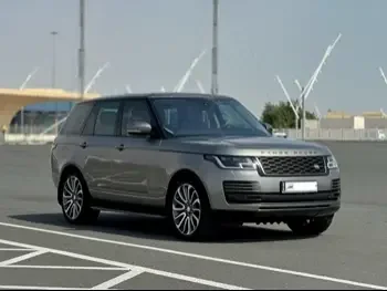Land Rover  Range Rover  Vogue HSE  2018  Automatic  30,000 Km  6 Cylinder  Four Wheel Drive (4WD)  SUV  Gray