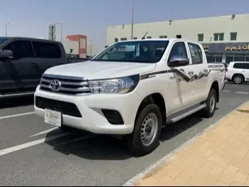 Toyota  Hilux  SR5  2024  Automatic  0 Km  4 Cylinder  Four Wheel Drive (4WD)  Pick Up  White  With Warranty