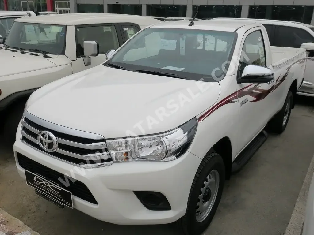Toyota  Hilux  2022  Manual  0 Km  4 Cylinder  Four Wheel Drive (4WD)  Pick Up  White  With Warranty