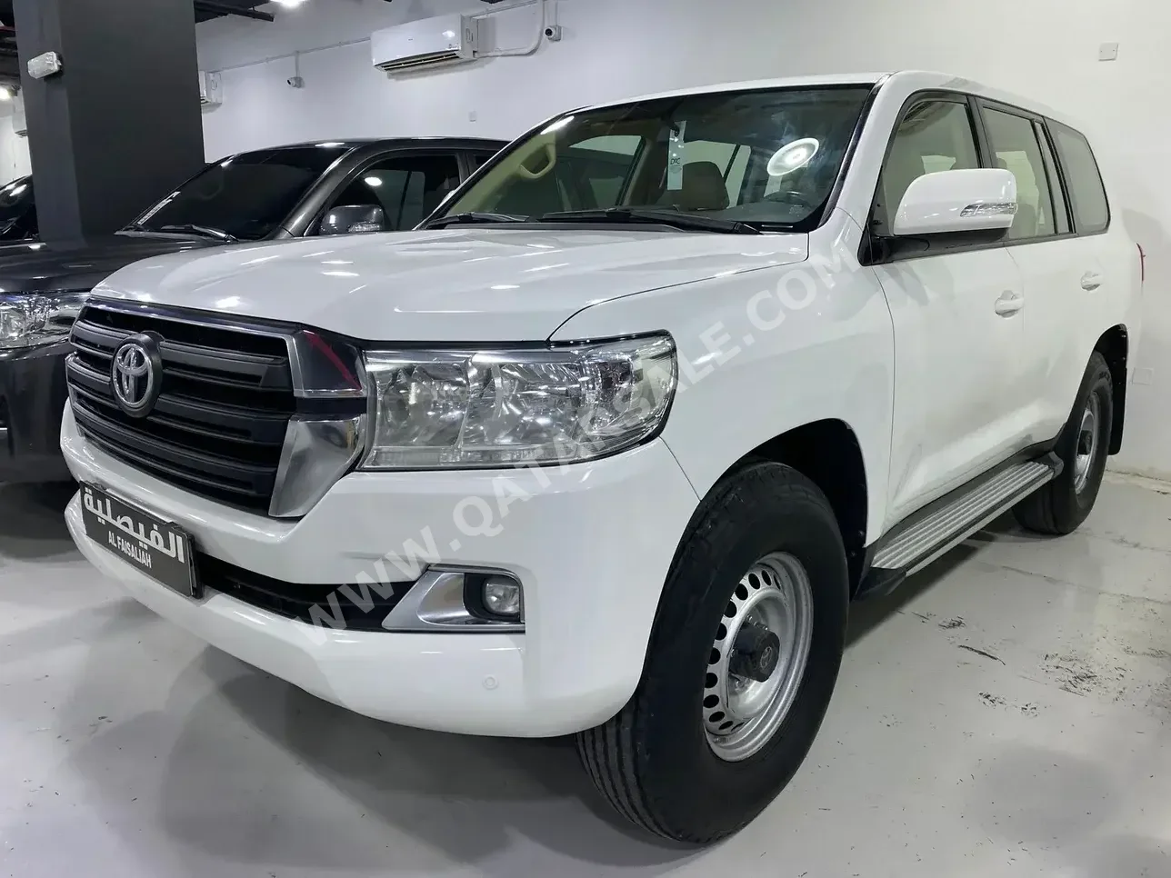 Toyota  Land Cruiser  G  2017  Automatic  221,000 Km  6 Cylinder  Four Wheel Drive (4WD)  SUV  White