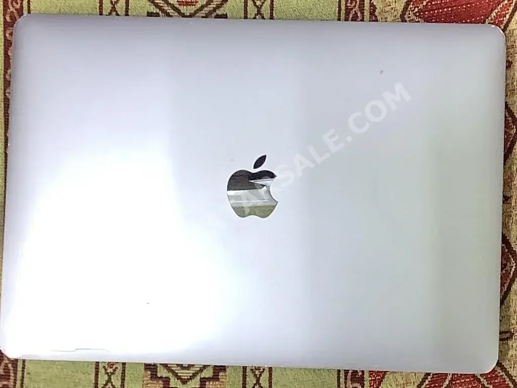 Laptops Apple  - MacBook Pro 13 Inch  - Grey  - MacOS  - Intel  - Core i7  -Memory (Ram): 8 GB