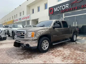 GMC  Sierra  1500  2012  Automatic  192,000 Km  8 Cylinder  Four Wheel Drive (4WD)  Pick Up  Brown