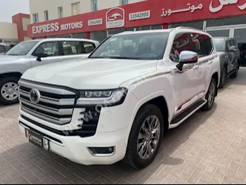Toyota  Land Cruiser  VXR Twin Turbo  2022  Automatic  89,000 Km  6 Cylinder  Four Wheel Drive (4WD)  SUV  White  With Warranty