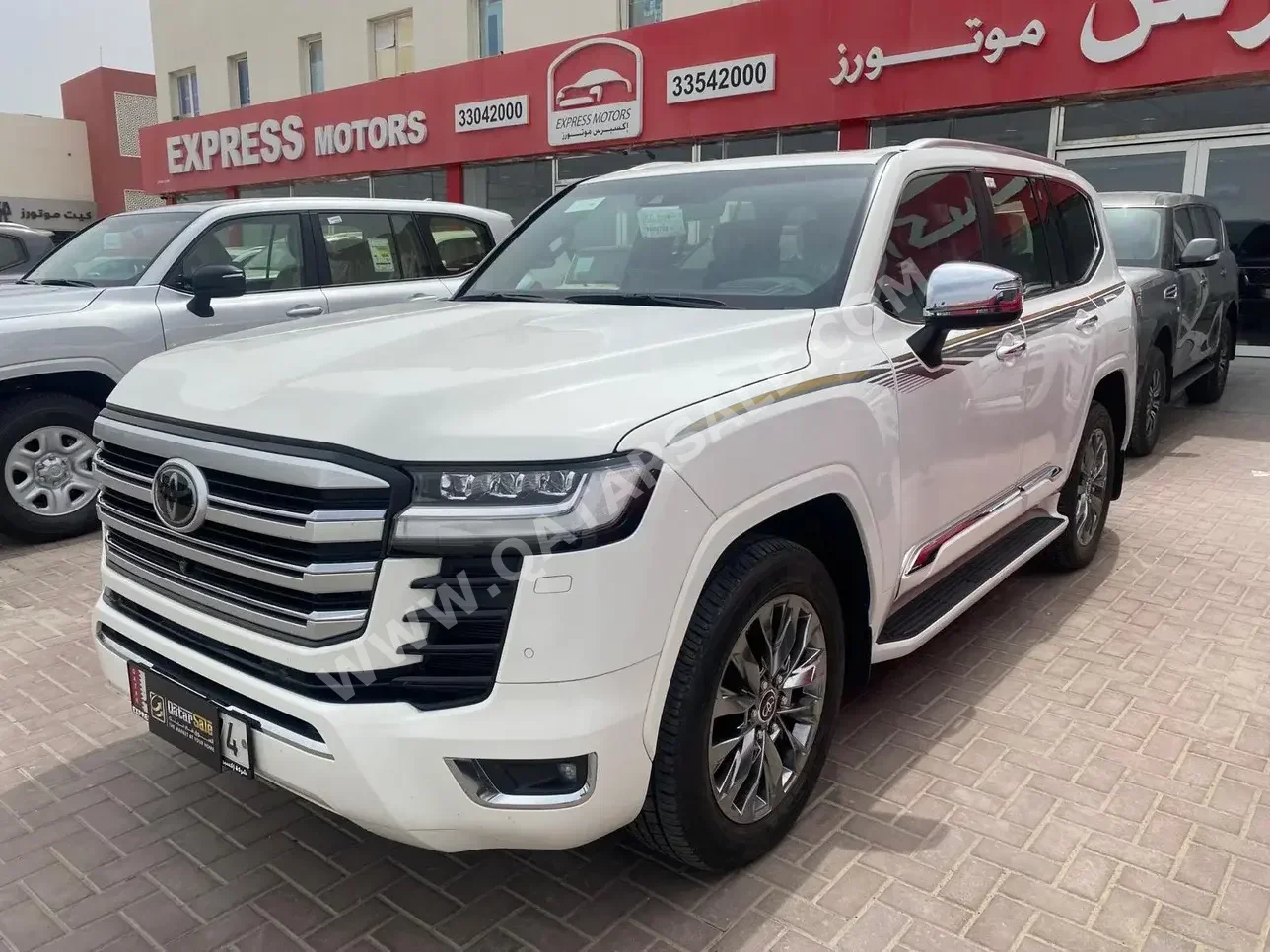 Toyota  Land Cruiser  VXR Twin Turbo  2022  Automatic  89,000 Km  6 Cylinder  Four Wheel Drive (4WD)  SUV  White  With Warranty