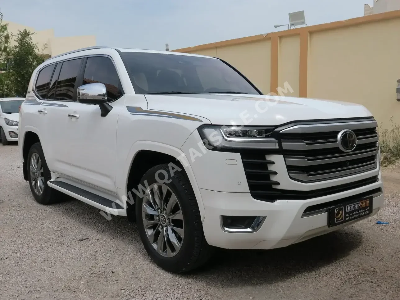 Toyota  Land Cruiser  VXR Twin Turbo  2022  Automatic  105,000 Km  6 Cylinder  Four Wheel Drive (4WD)  SUV  White