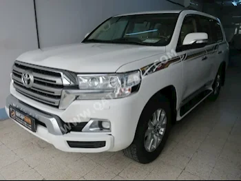  Toyota  Land Cruiser  GXR  2017  Automatic  228,000 Km  8 Cylinder  Four Wheel Drive (4WD)  SUV  White  With Warranty