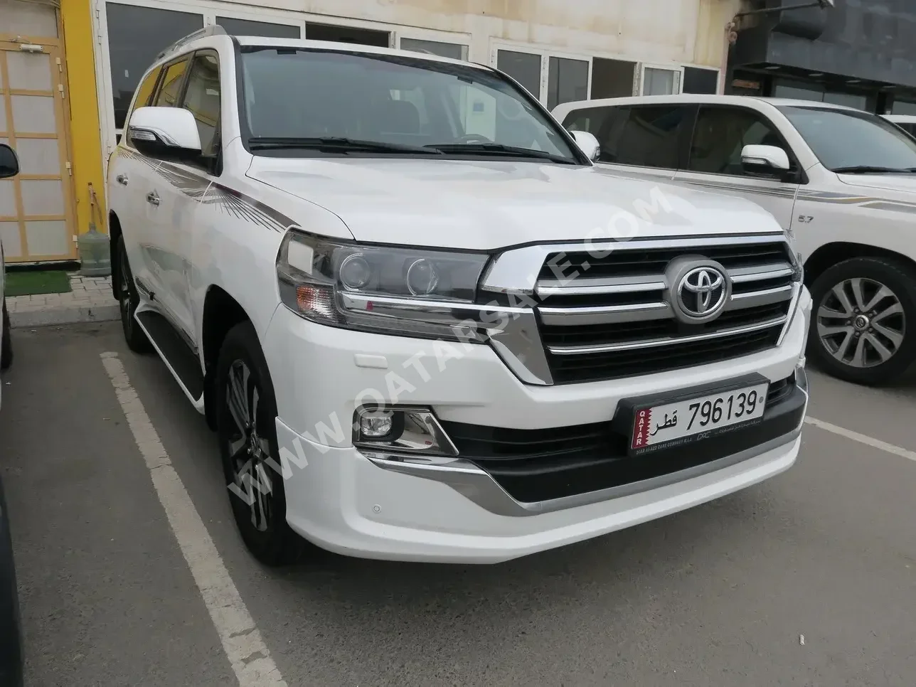 Toyota Land Cruiser GXR- Grand Touring White 2019 For Sale in Qatar