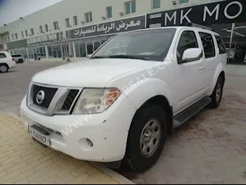 Nissan  Pathfinder  2012  Automatic  180,000 Km  6 Cylinder  Four Wheel Drive (4WD)  SUV  White