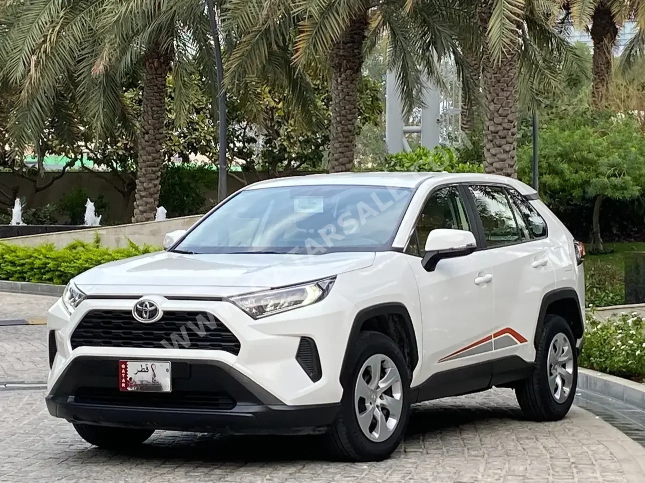 Toyota  Rav 4  2022  Automatic  20,000 Km  4 Cylinder  Front Wheel Drive (FWD)  SUV  White  With Warranty