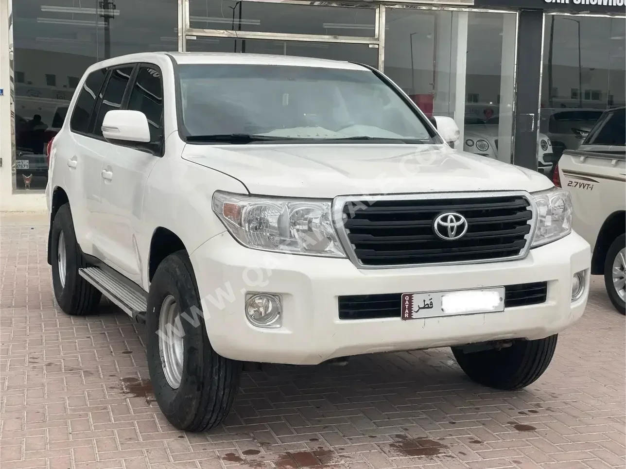Toyota  Land Cruiser  G  2012  Automatic  490,000 Km  6 Cylinder  Four Wheel Drive (4WD)  SUV  White