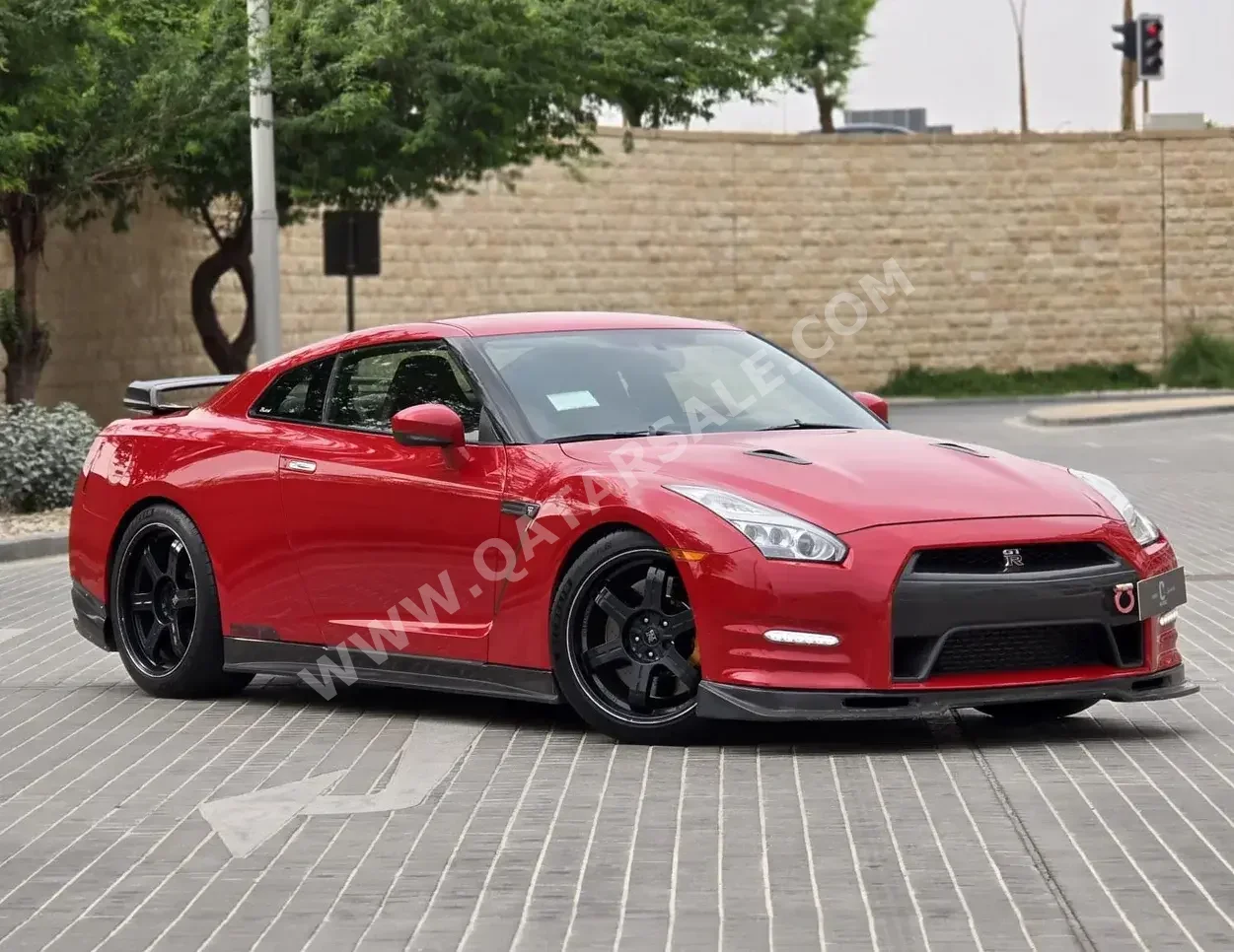 Nissan  GT-R  2015  Automatic  48,000 Km  6 Cylinder  Rear Wheel Drive (RWD)  Coupe / Sport  Red