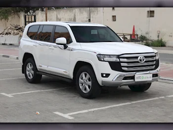 Toyota  Land Cruiser  GXR  2024  Automatic  5,500 Km  6 Cylinder  Four Wheel Drive (4WD)  SUV  White  With Warranty