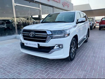 Toyota  Land Cruiser  GXR- Grand Touring  2020  Automatic  70,000 Km  8 Cylinder  Four Wheel Drive (4WD)  SUV  White