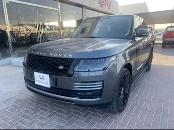 Land Rover  Range Rover  Vogue  2015  Automatic  131,000 Km  8 Cylinder  Four Wheel Drive (4WD)  SUV  Gray