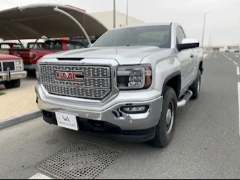 GMC  Sierra  1500  2017  Automatic  127,000 Km  8 Cylinder  Four Wheel Drive (4WD)  Pick Up  Silver