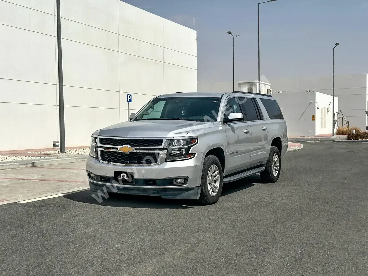 Chevrolet  Suburban  LT  2017  Automatic  85,000 Km  8 Cylinder  Four Wheel Drive (4WD)  SUV  Silver