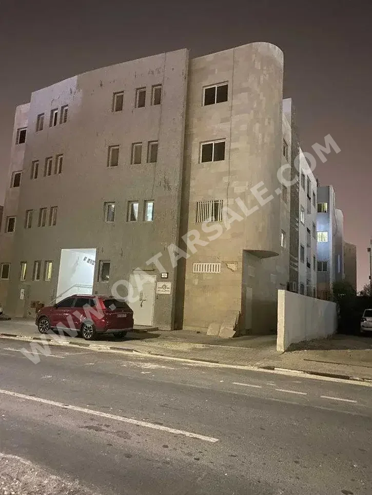 Buildings, Towers & Compounds Commercial  Doha  Fereej Bin Omran  For Sale