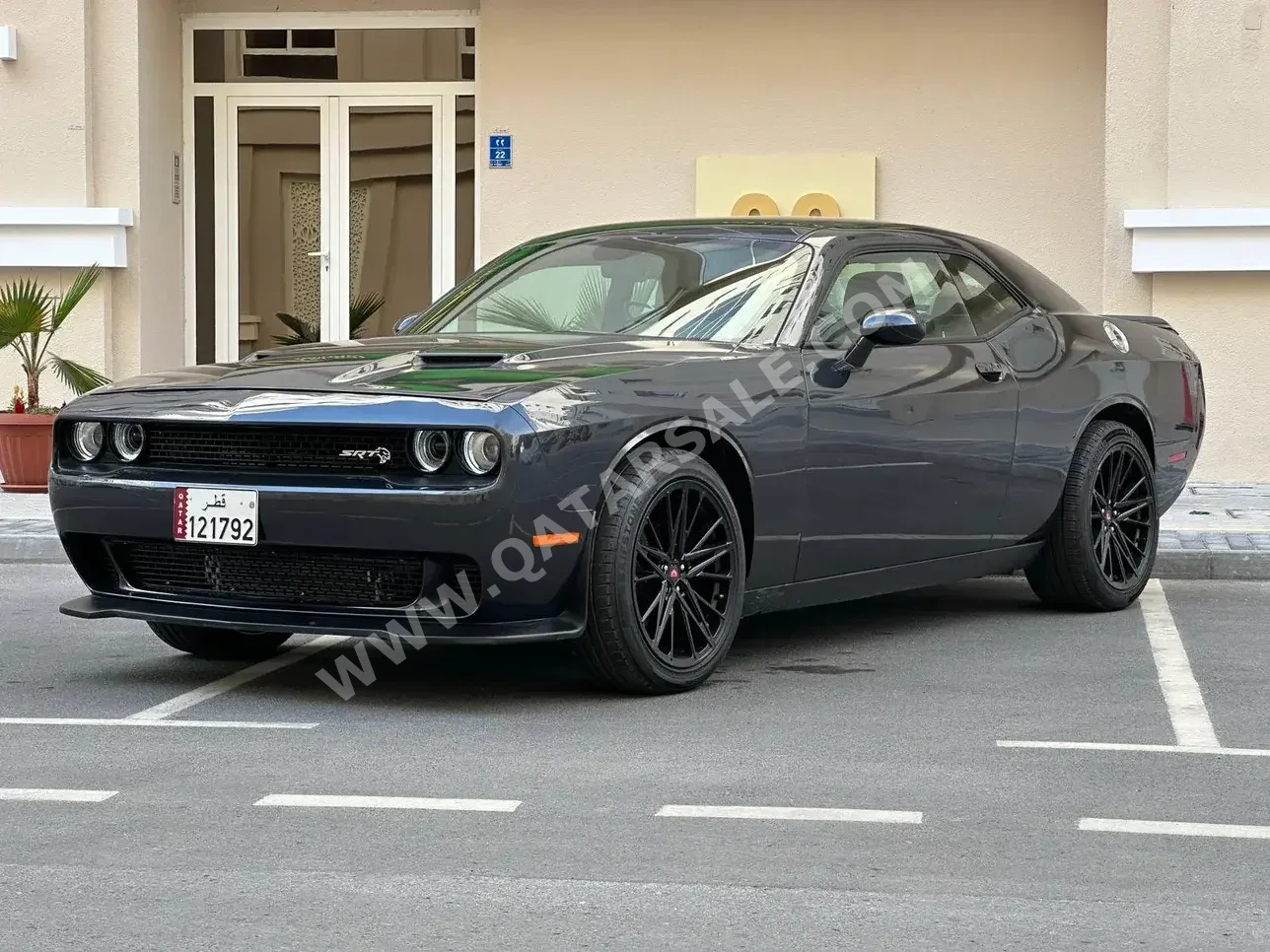 Dodge  Challenger  2019  Automatic  13,000 Km  6 Cylinder  Rear Wheel Drive (RWD)  Coupe / Sport  Gray
