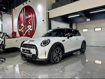  Mini  Cooper  S  2024  Automatic  1,000 Km  4 Cylinder  Front Wheel Drive (FWD)  Hatchback  Pearl  With Warranty
