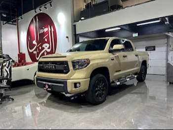 Toyota  Tundra  TRD  2016  Automatic  100,000 Km  8 Cylinder  Four Wheel Drive (4WD)  Pick Up  Beige