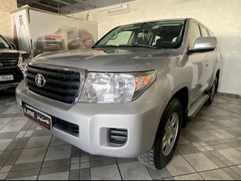 Toyota  Land Cruiser  G  2012  Automatic  33,000 Km  6 Cylinder  Four Wheel Drive (4WD)  SUV  Silver