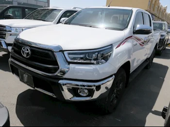 Toyota  Hilux  2021  Automatic  39,000 Km  4 Cylinder  Four Wheel Drive (4WD)  Pick Up  White