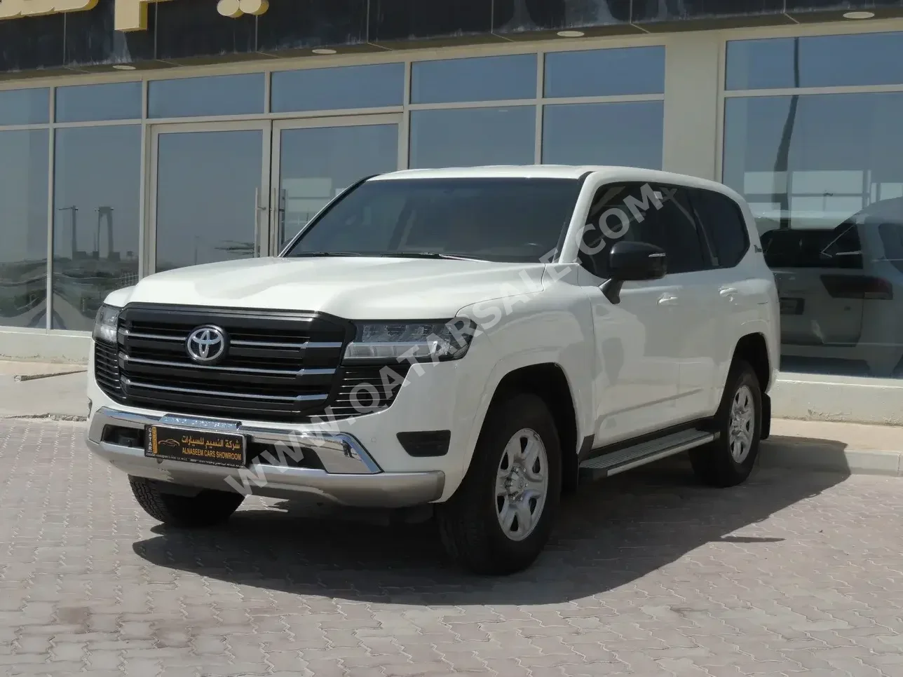Toyota  Land Cruiser  GX  2022  Automatic  37,000 Km  6 Cylinder  Four Wheel Drive (4WD)  SUV  White  With Warranty