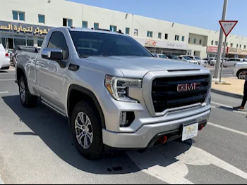 GMC  Sierra  Elevation  2021  Automatic  70,000 Km  8 Cylinder  Four Wheel Drive (4WD)  Pick Up  Silver