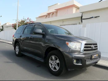 Toyota  Sequoia  2014  Automatic  196,800 Km  8 Cylinder  Four Wheel Drive (4WD)  SUV  Gray