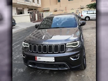  Jeep  Grand Cherokee  Limited  2017  Automatic  61,500 Km  8 Cylinder  Four Wheel Drive (4WD)  SUV  Gray  With Warranty