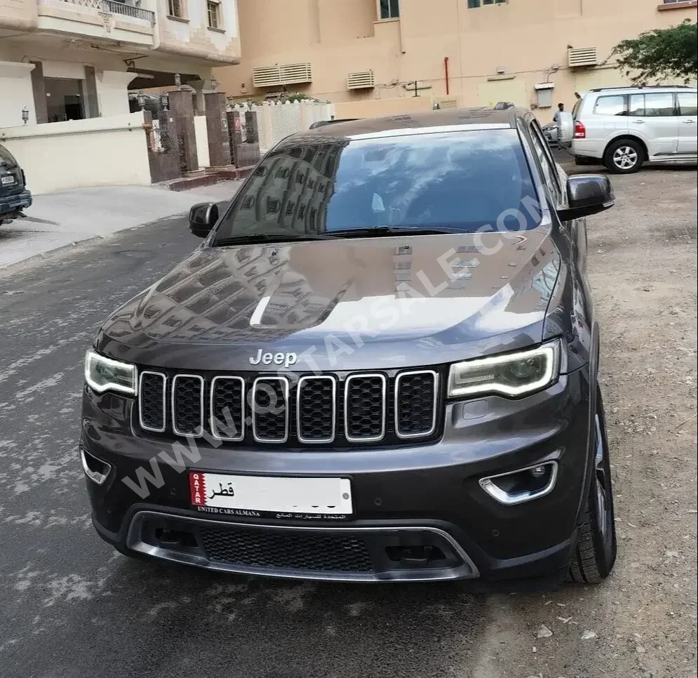  Jeep  Grand Cherokee  Limited  2017  Automatic  61,500 Km  8 Cylinder  Four Wheel Drive (4WD)  SUV  Gray  With Warranty