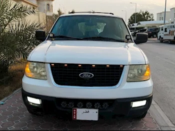 Ford  Expedition  XLT  2004  Automatic  257,000 Km  8 Cylinder  Four Wheel Drive (4WD)  SUV  White