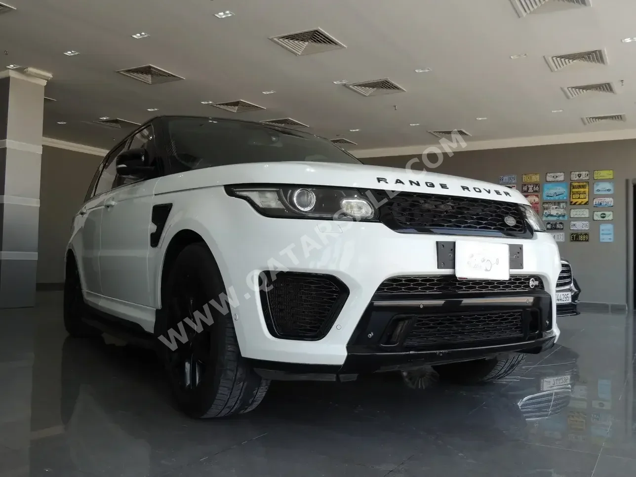 Land Rover  Range Rover  Sport SVR  2015  Automatic  187,000 Km  8 Cylinder  Four Wheel Drive (4WD)  SUV  White