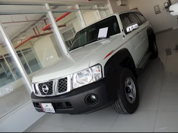 Nissan  Patrol  Safari  2022  Automatic  16,000 Km  6 Cylinder  Four Wheel Drive (4WD)  SUV  White  With Warranty