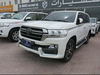 Toyota  Land Cruiser  VXR- Grand Touring S  2020  Automatic  235,000 Km  8 Cylinder  Four Wheel Drive (4WD)  SUV  White