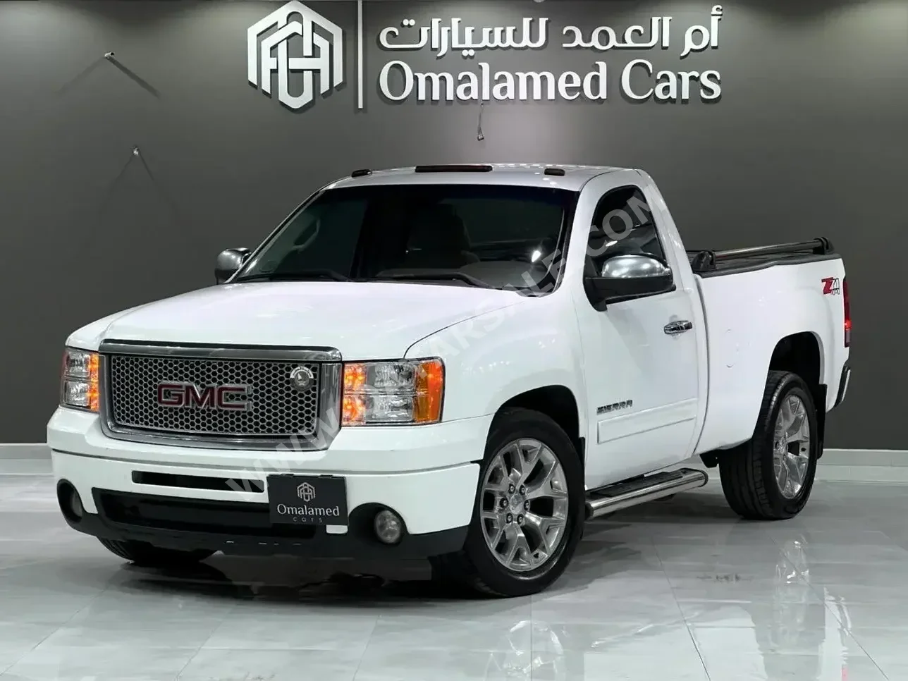 GMC  Sierra  1500  2012  Automatic  235,000 Km  8 Cylinder  Four Wheel Drive (4WD)  Pick Up  White