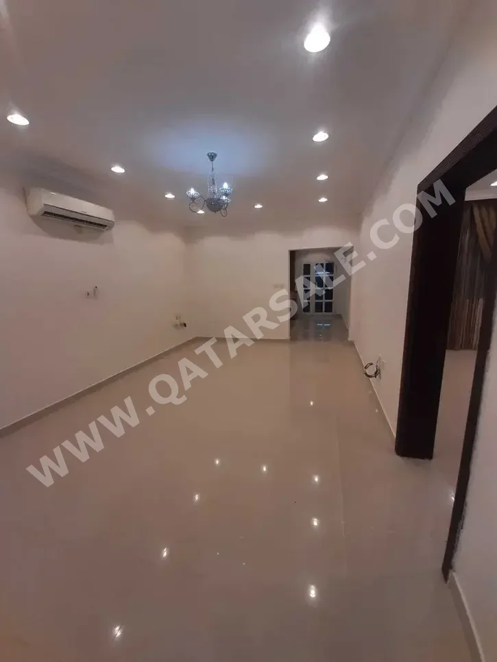 4 Bedrooms  Apartment  For Rent  in Al Daayen -  Al Khisah  Not Furnished