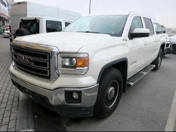 GMC  Sierra  2014  Automatic  260,000 Km  8 Cylinder  Four Wheel Drive (4WD)  Pick Up  White