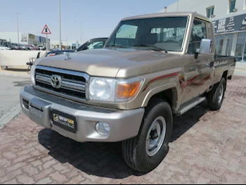 Toyota  Land Cruiser  LX  2008  Manual  231,000 Km  6 Cylinder  Four Wheel Drive (4WD)  Pick Up  Gold