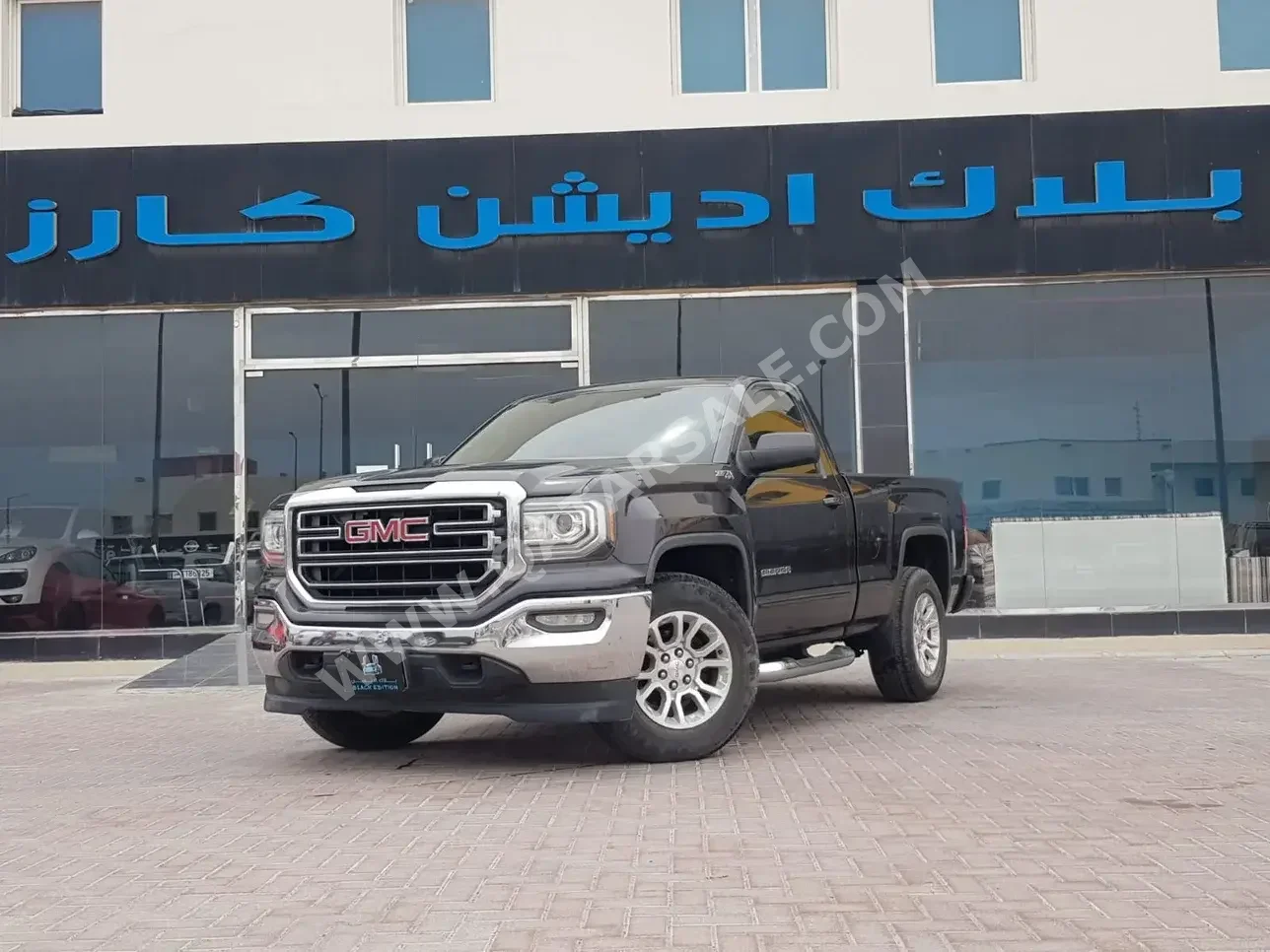 GMC  Sierra  2016  Automatic  105,000 Km  8 Cylinder  Four Wheel Drive (4WD)  Pick Up  Brown