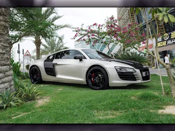  Audi  R8  2009  Automatic  75,000 Km  8 Cylinder  All Wheel Drive (AWD)  Coupe / Sport  White and Black  With Warranty