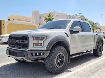 Ford  F  150  2017  Automatic  141,000 Km  6 Cylinder  Four Wheel Drive (4WD)  Pick Up  White  With Warranty