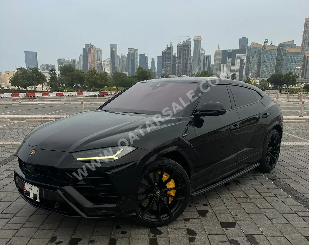 Lamborghini  Urus  2019  Automatic  77,000 Km  8 Cylinder  Four Wheel Drive (4WD)  SUV  Black  With Warranty