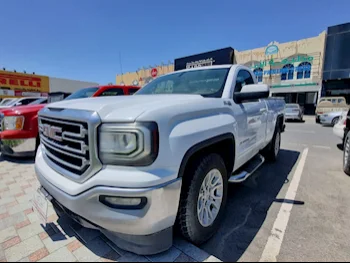 GMC  Sierra  2018  Automatic  175,000 Km  8 Cylinder  Four Wheel Drive (4WD)  Pick Up  White