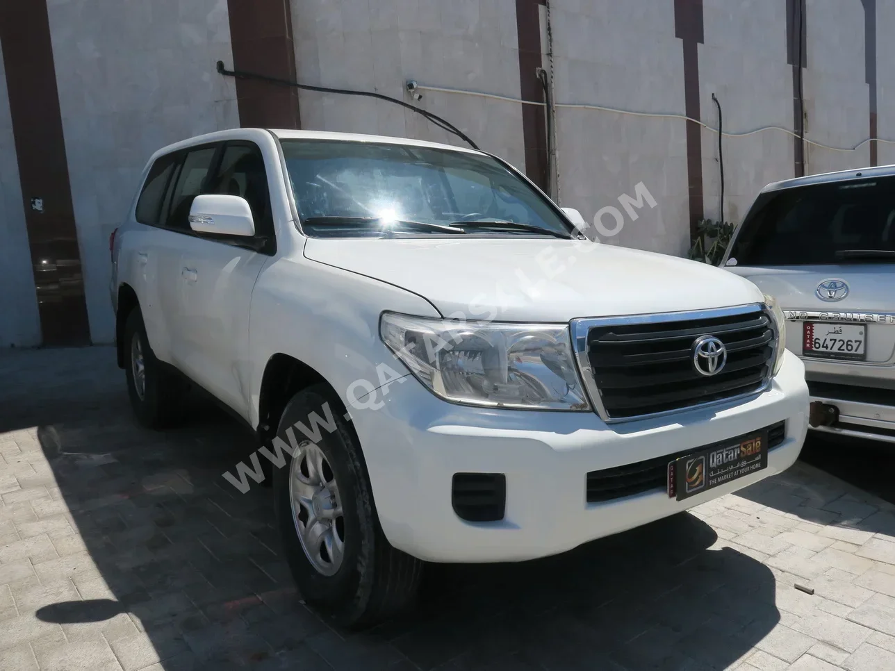 Toyota  Land Cruiser  G  2012  Automatic  28,000 Km  6 Cylinder  Four Wheel Drive (4WD)  SUV  Pearl