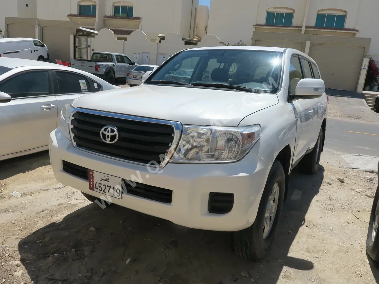 Toyota  Land Cruiser  G  2013  Automatic  49,000 Km  6 Cylinder  Four Wheel Drive (4WD)  SUV  Pearl